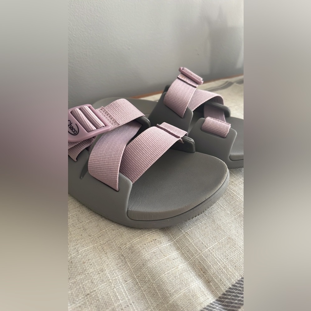 Like new Chaco Chillos